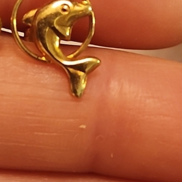 One Gold Earring🐬 - Picture 2 of 2